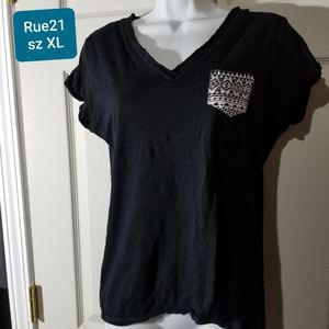Rue21 sz XL teeshirt